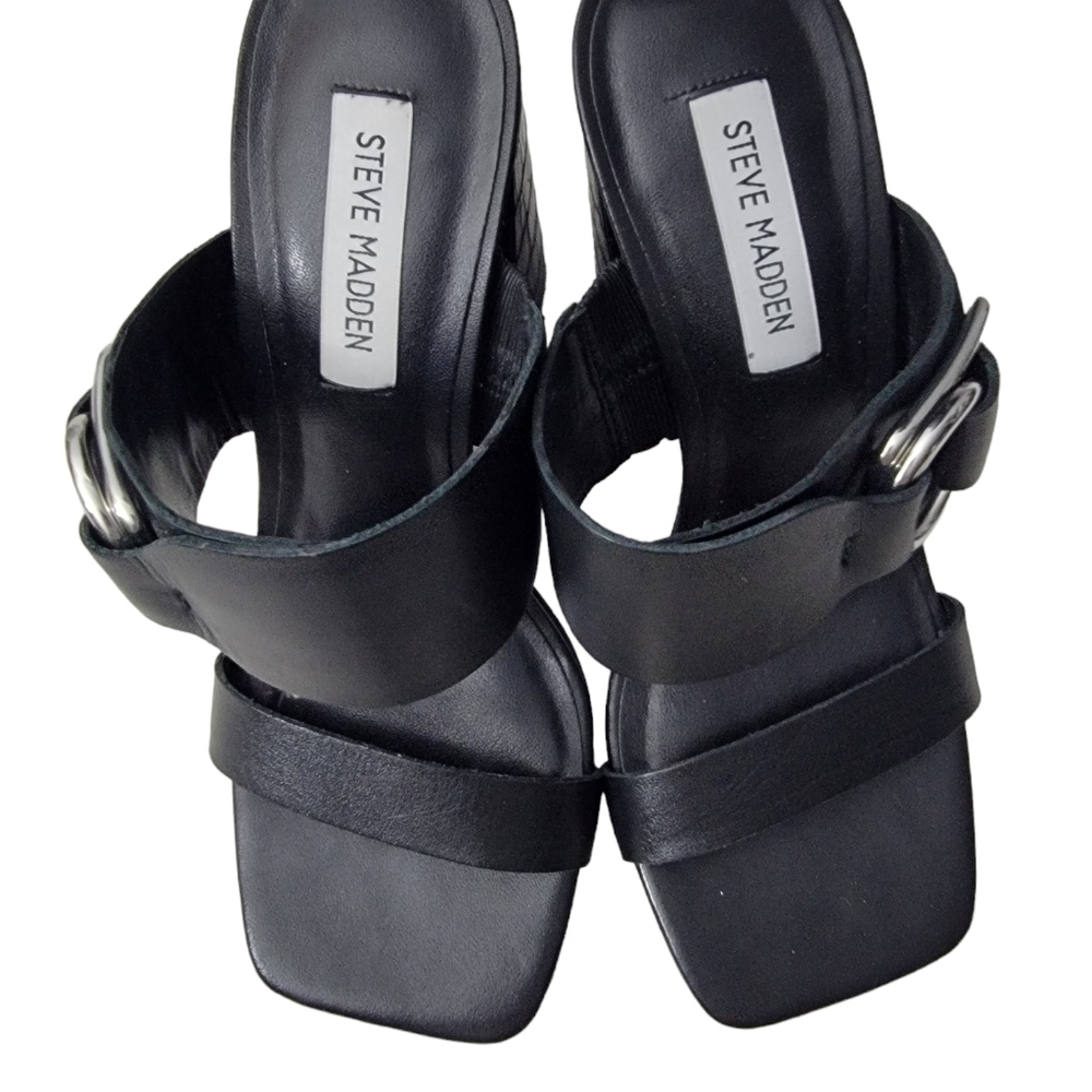 Steve Madden woman's size 7M in excellent condition. Leather upper. - Picture 14 of 16
